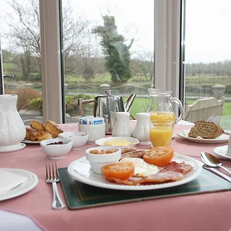 Avondale Farmhouse Bed & Breakfast