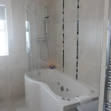 Avondale Farmhouse Bed & Breakfast Pettigoe