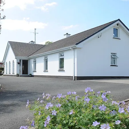 Avondale Farmhouse Bed & Breakfast