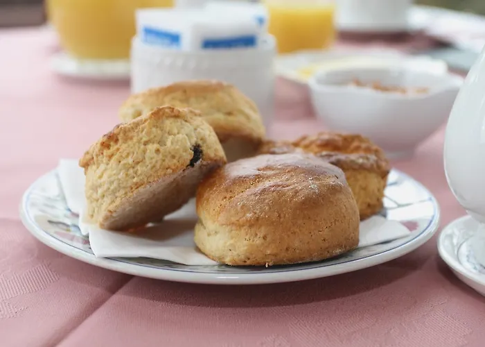 Avondale Farmhouse Bed & Breakfast 3*