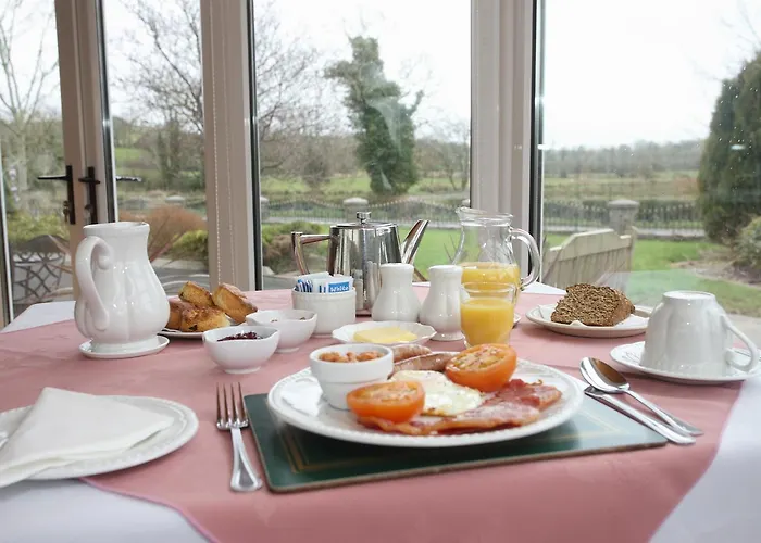 Avondale Farmhouse Bed & Breakfast