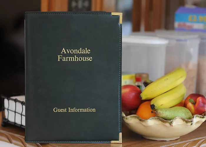 Avondale Farmhouse Bed & Breakfast 3*